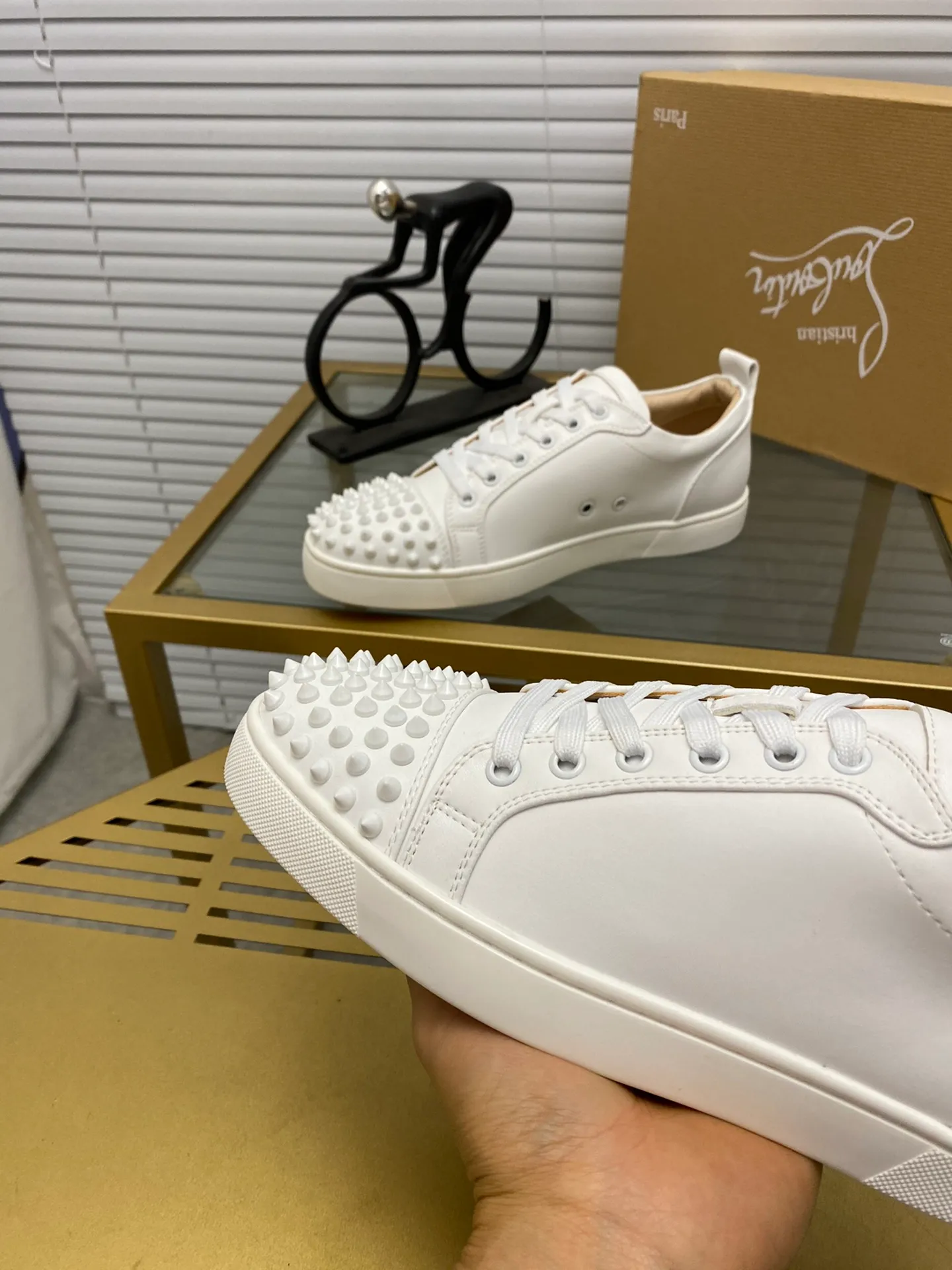 Ex-factory price 420. christian louboutin (CL red sole shoes) counter nail series, high-top casual sneakers for couples 📢 📢 📢 Exclusive hot style release 🎈🎈💪 Movable latex feet 👻 Finished outsole stitching line [satisfied] 😝Female 35-40# Male 38#-46, global supply😝 [Top version]: Original imported cowhide upper, top original leather lining, original molded TPU outsole, original 1:1 detail processing, original shoe last, large quantities in stock, rest assured as shown above